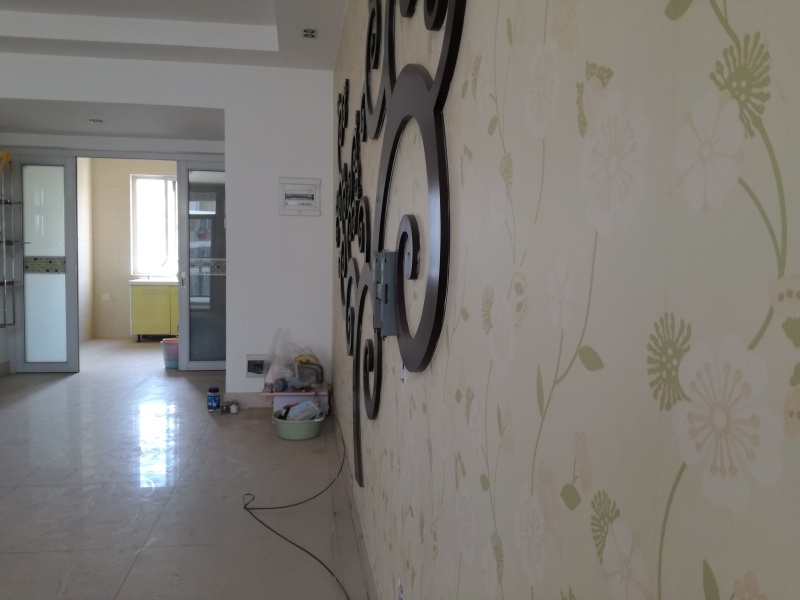 4室2廳2陽臺 華都花園A區(qū)客廳