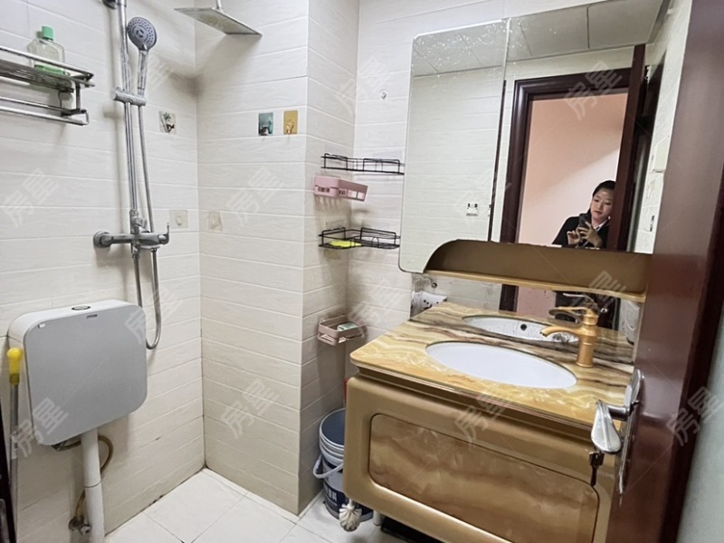 2室2廳1陽臺 融城優(yōu)郡衛(wèi)生間