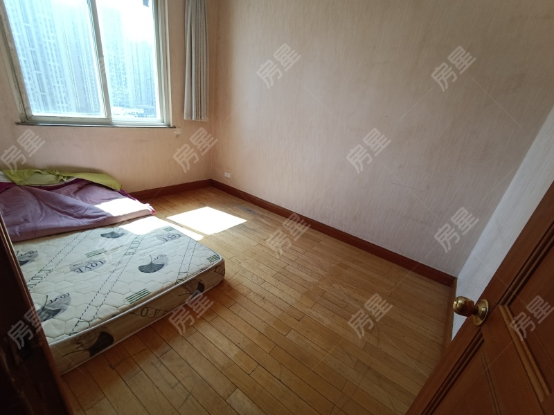 6室3廳3陽(yáng)臺(tái) 金康園臥室