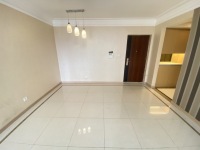 3室2廳2陽臺(tái) 中海學(xué)府路8號(hào)餐廳