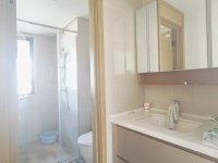 3室2廳2陽臺 招商雍華府衛(wèi)生間