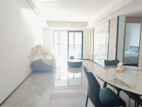 3室2廳2陽臺 招商雍華府客廳