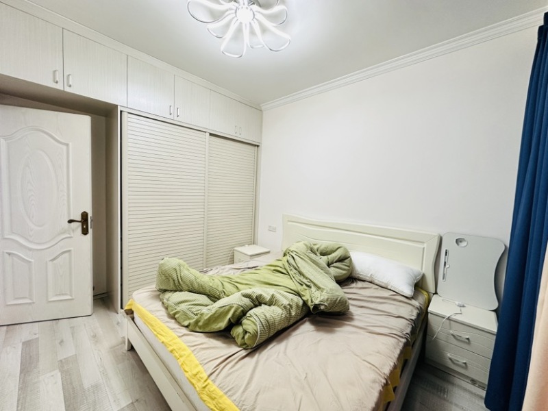 2室2廳1陽臺(tái) 人民路壹號(hào)廣場(chǎng)(壹號(hào)歡樂城)臥室