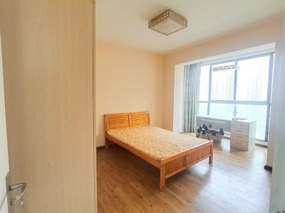 3室2廳2陽(yáng)臺(tái) 上東城臥室