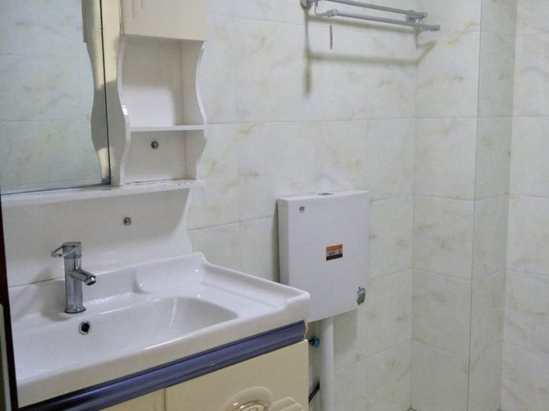 2室2廳1陽臺(tái) 萬宏國際三期衛(wèi)生間