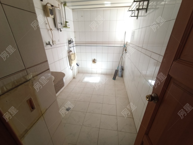 6室3廳3陽(yáng)臺(tái) 金康園衛(wèi)生間