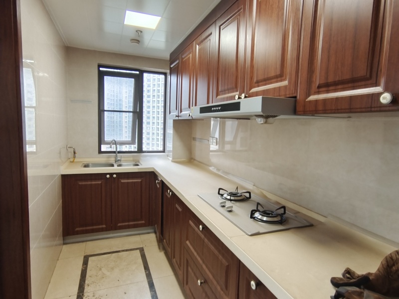 4室2廳2陽(yáng)臺(tái) 中海龍泉公館廚房