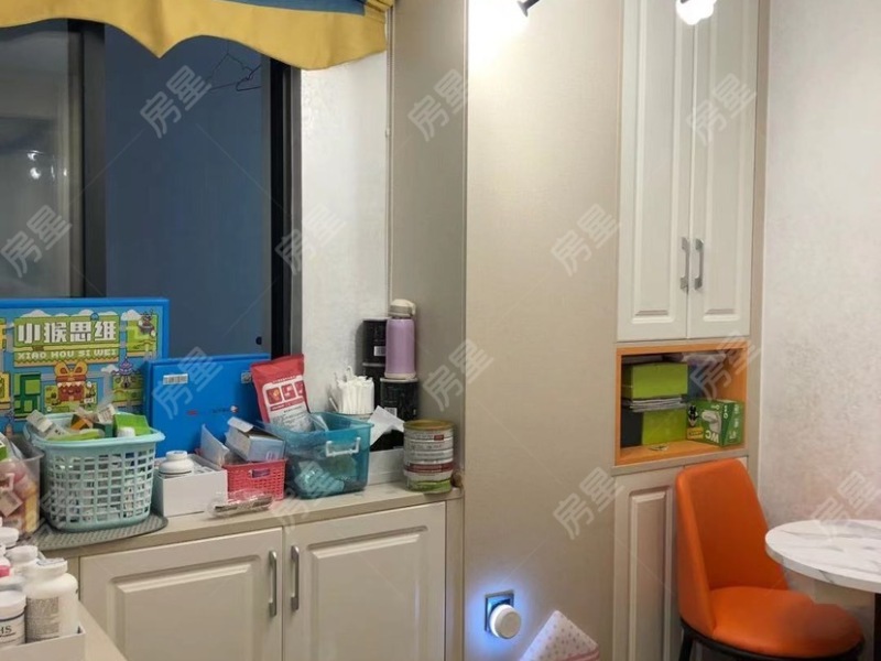 4室2廳2陽臺 俊發(fā)逸天峰廚房