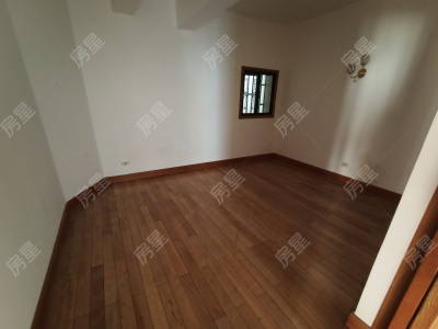 6室3廳3陽(yáng)臺(tái) 金康園臥室