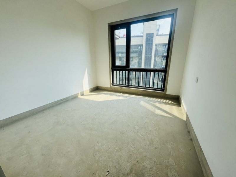 4室2廳3陽臺 華夏四季二期臥室