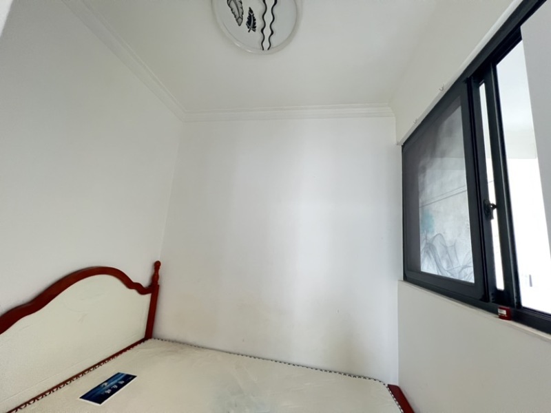 3室1廳1陽臺(tái) 棕樹營小區(qū)臥室