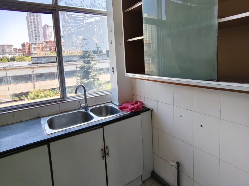 2室2廳1陽臺 昆沙路177號廚房