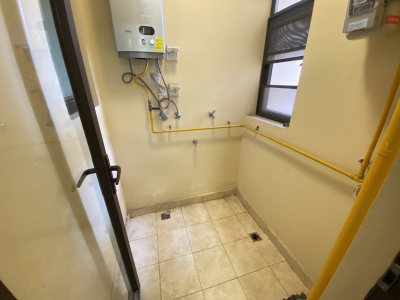 3室2廳2陽臺(tái) 中海學(xué)府路8號(hào)陽臺(tái)