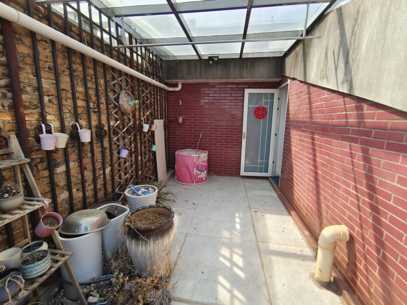 4室2廳1陽臺(tái) 金庭小區(qū)自家花園