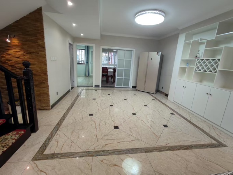 5室2廳3陽臺(tái) 香檳小鎮(zhèn)別墅餐廳