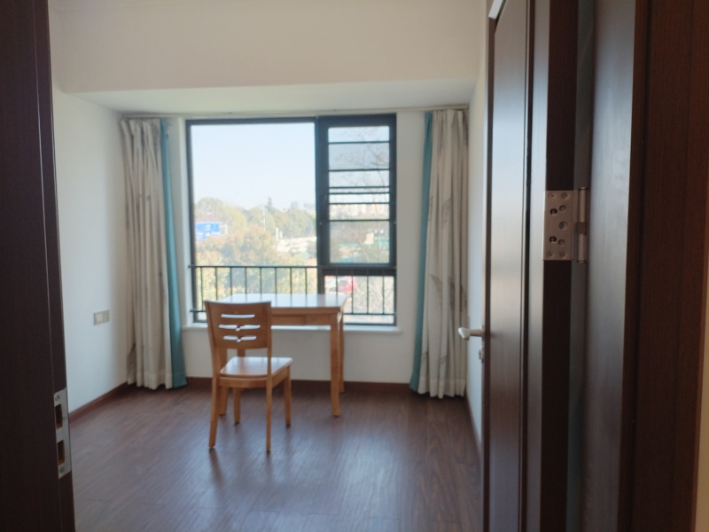 4室2廳2陽臺 萬科翡翠一期臥室