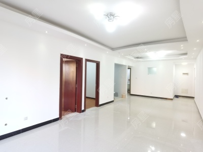 3室2廳1陽(yáng)臺(tái) 同德昆明廣場(chǎng)B區(qū)客廳