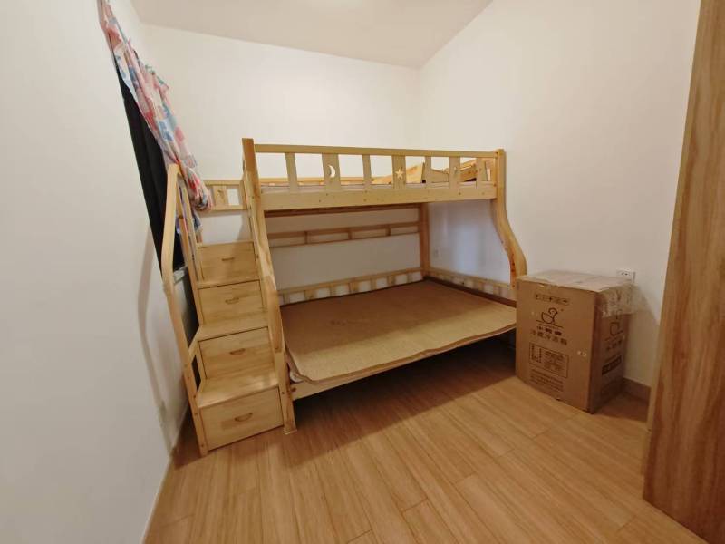 2室1廳1陽臺(tái) 中海學(xué)府路8號(hào)臥室