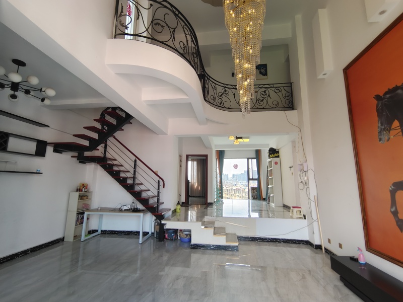 4室2廳1陽臺(tái) 金庭小區(qū)客廳