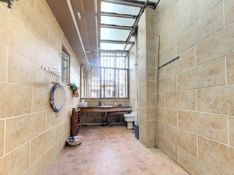 5室2廳3陽臺 春怡雅苑陽臺