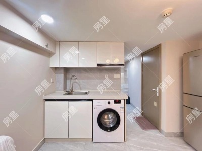 1室1廳1陽(yáng)臺(tái) 萬(wàn)彩城四期