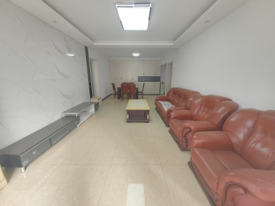 3室2廳1陽臺 假日城市