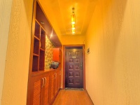 5室2廳3陽臺 春怡雅苑門廳