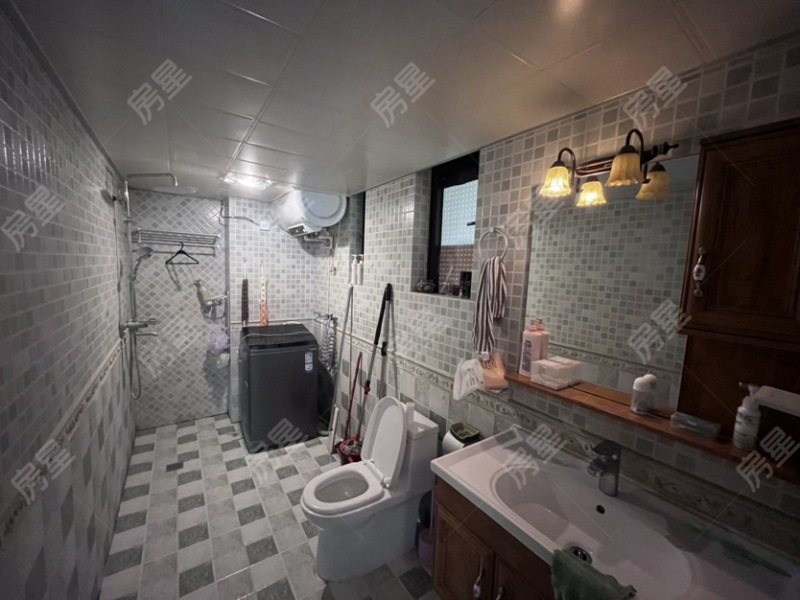 3室2廳2陽臺 匯都國際二期衛(wèi)生間