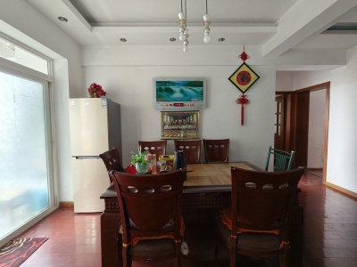 3室2廳3陽臺 藍山數(shù)碼