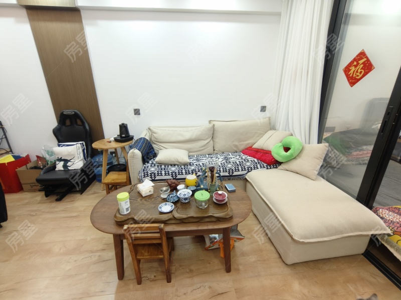 1室1廳1陽(yáng)臺(tái) 金尚俊園一期公寓客廳