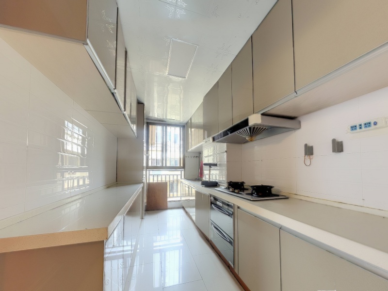 5室2廳3陽臺 春怡雅苑廚房