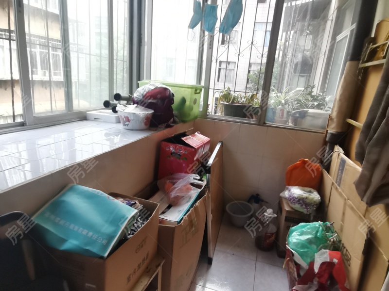 洪发小区阳台