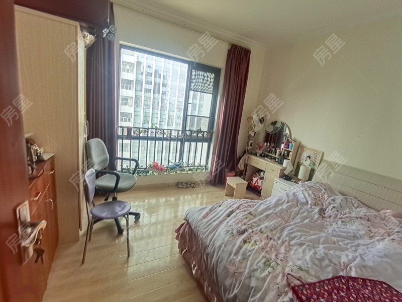 3室2廳2陽(yáng)臺(tái) 國(guó)茶港臥室