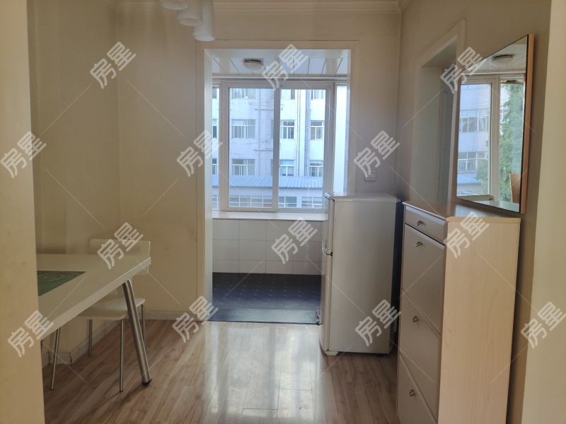 2室2廳1陽臺 人民巷65號餐廳