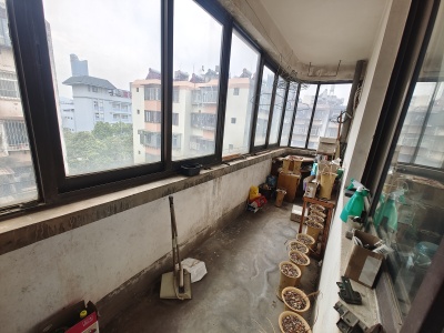 3室2廳1陽(yáng)臺(tái) 萬(wàn)裕花園