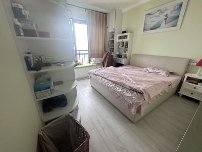 3室2廳3陽臺(tái) 融城優(yōu)郡