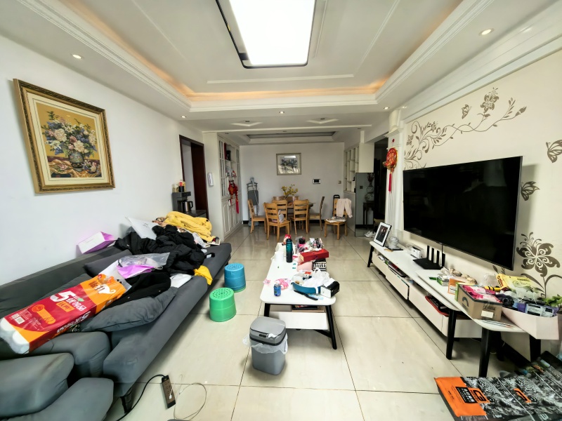 4室2廳2陽臺 同德昆明廣場B區(qū)客廳