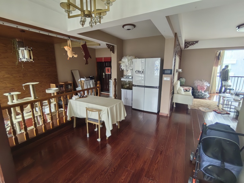 4室2廳2陽(yáng)臺(tái) 金江小區(qū)融苑餐廳