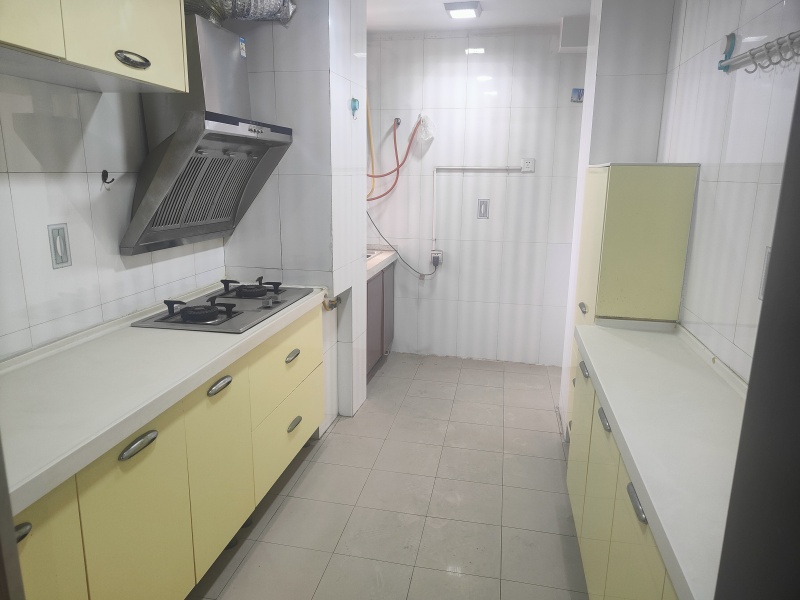 3室2廳2陽臺(tái) 玫瑰灣小區(qū)廚房