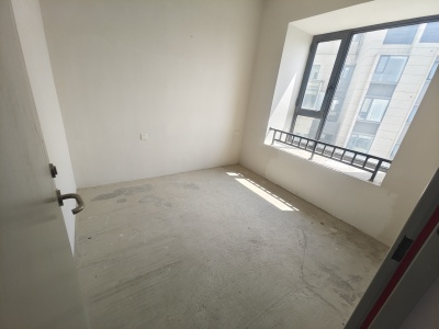 4室2廳1陽(yáng)臺(tái) 新希望觀瀾匯