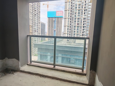 2室1廳1陽(yáng)臺(tái) 人民路壹號(hào)廣場(chǎng)(壹號(hào)歡樂(lè)城)