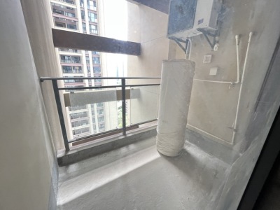 4室1廳2陽(yáng)臺(tái) 潤(rùn)城八區(qū)