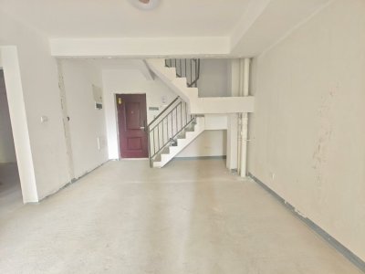 4室2廳2陽(yáng)臺(tái) 藍(lán)光水岸公園