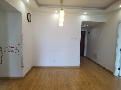 3室2廳1陽(yáng)臺(tái) 同德昆明廣場(chǎng)A區(qū)