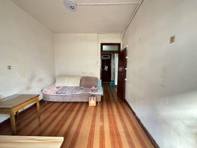 1室1廳1陽臺 金馬街道貴昆路47號(長興鋁業(yè)公司)