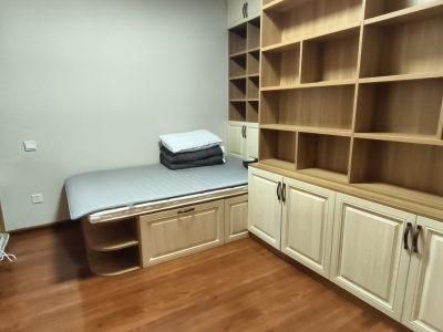 3室2廳1陽臺 醫(yī)大廣場