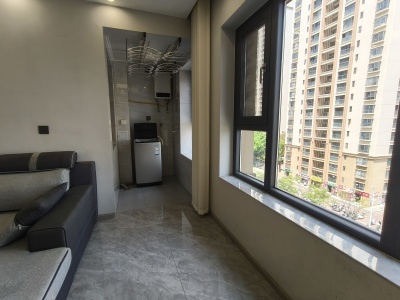 3室1廳1陽臺 潤城八區(qū)