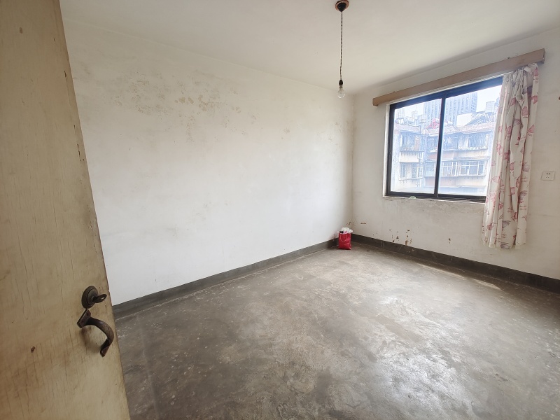 3室2廳1陽臺 萬?；▓@臥室