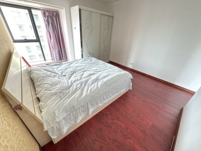 4室2廳2陽臺 濱江俊園一期臥室