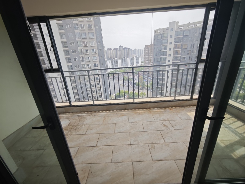 5室2廳3陽(yáng)臺(tái) 金江小區(qū)融苑陽(yáng)臺(tái)